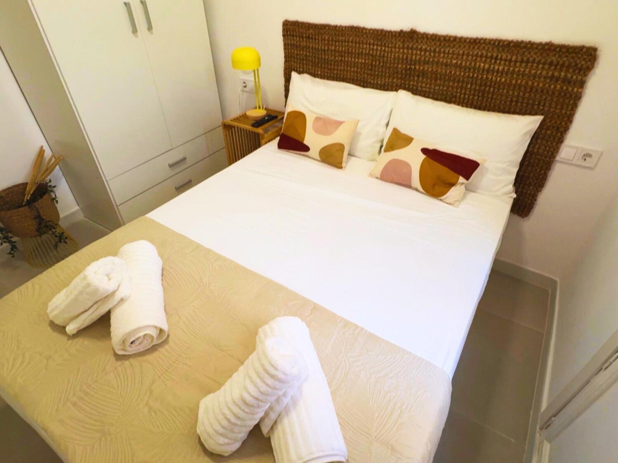 Carolinas Suites By Coqueto Alicante Exteriör bild