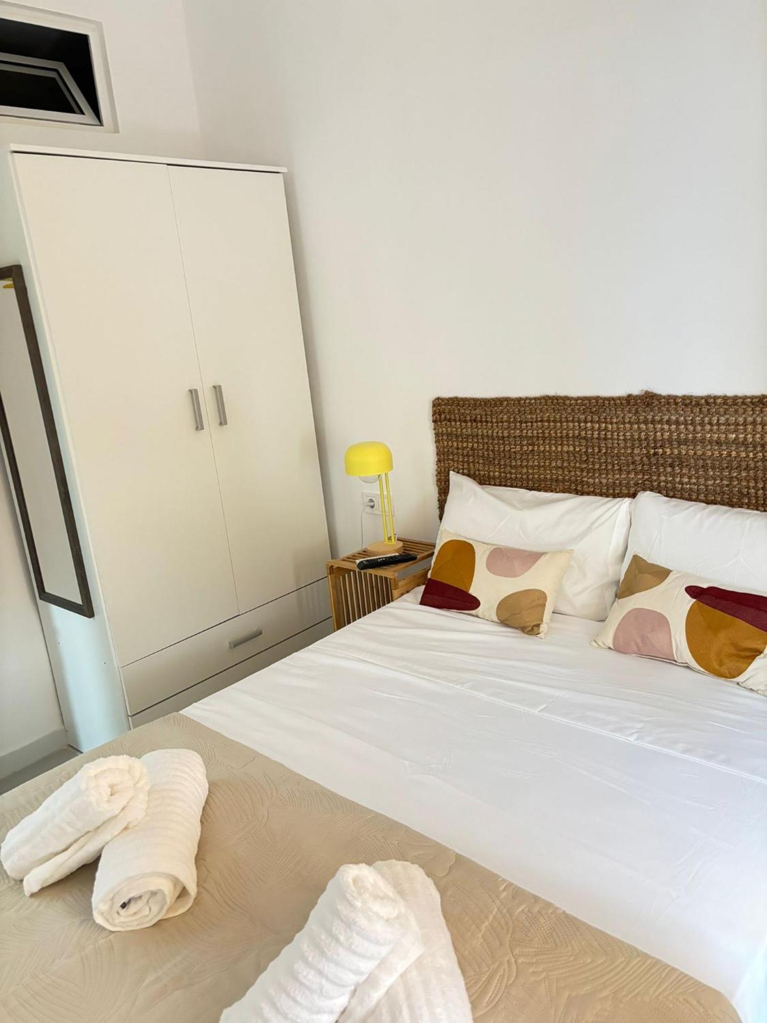 Carolinas Suites By Coqueto Alicante Exteriör bild