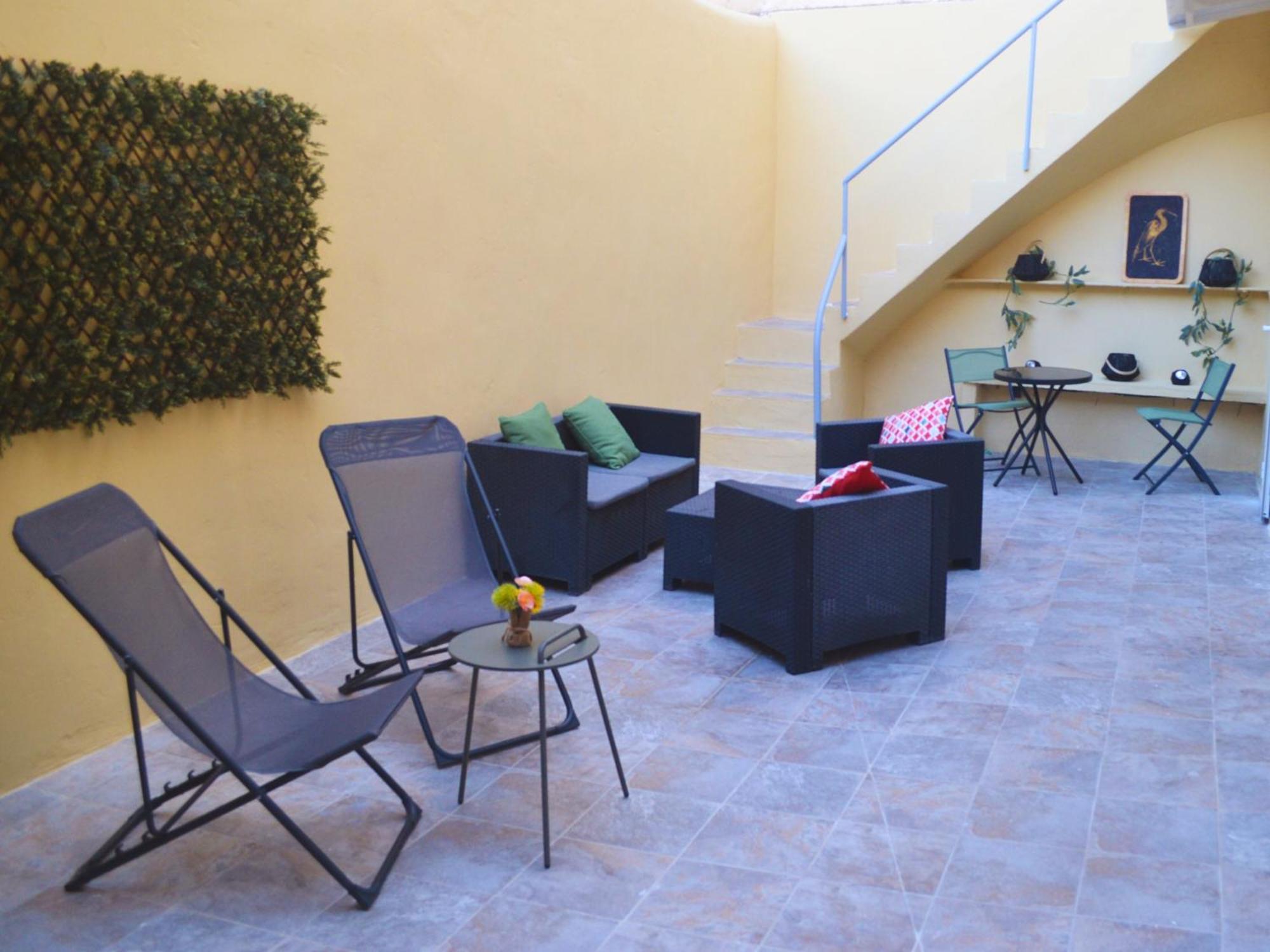 Carolinas Suites By Coqueto Alicante Exteriör bild