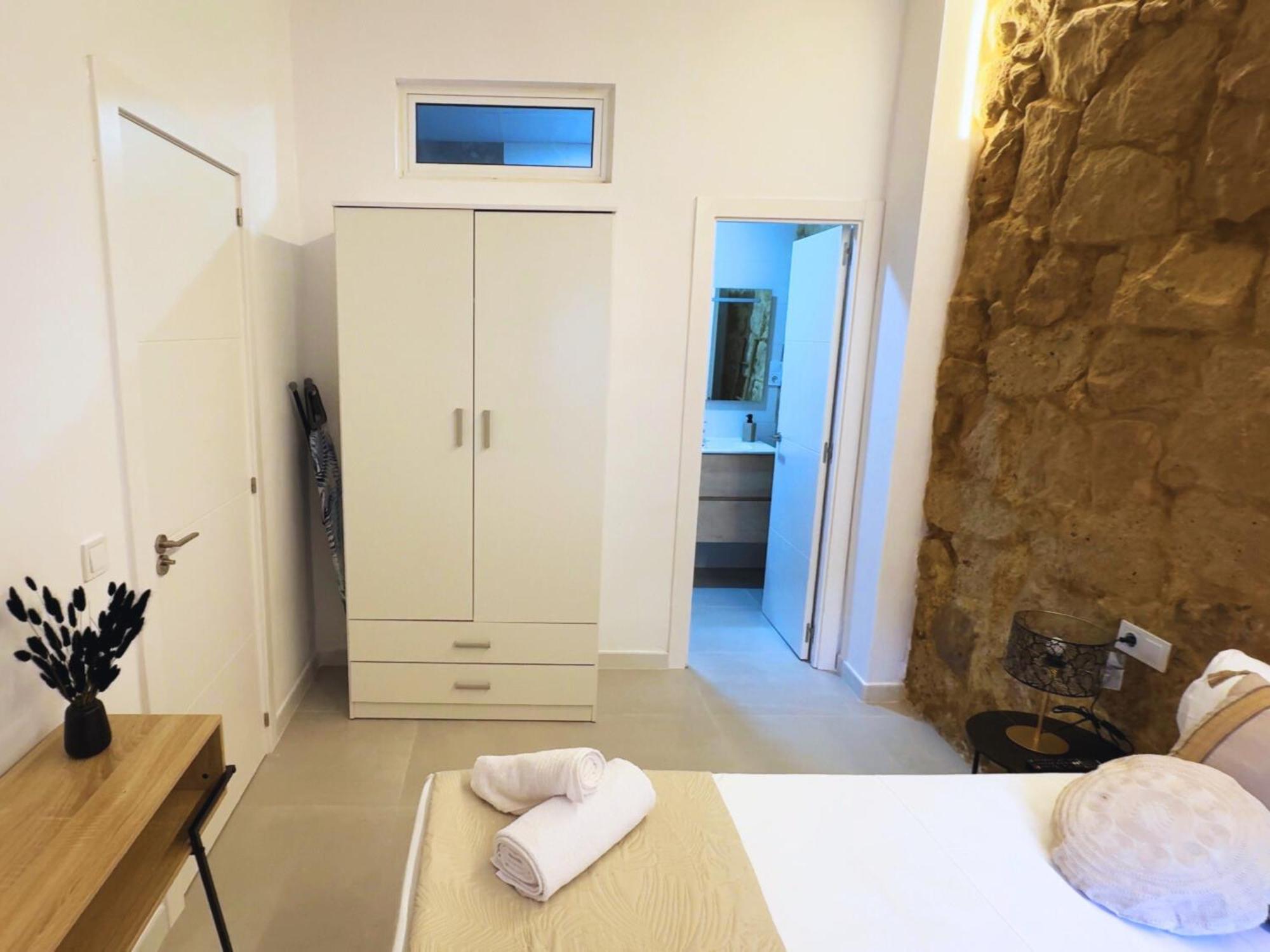 Carolinas Suites By Coqueto Alicante Exteriör bild